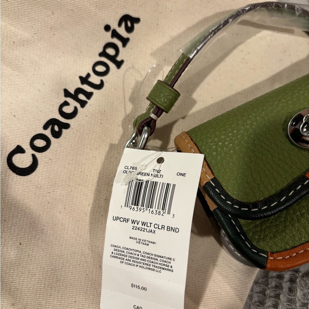 Green Coachtopia NWT Mini Coach Crossbody Leather Bag & Strap, Unused/Brand New - Picture 2 of 8